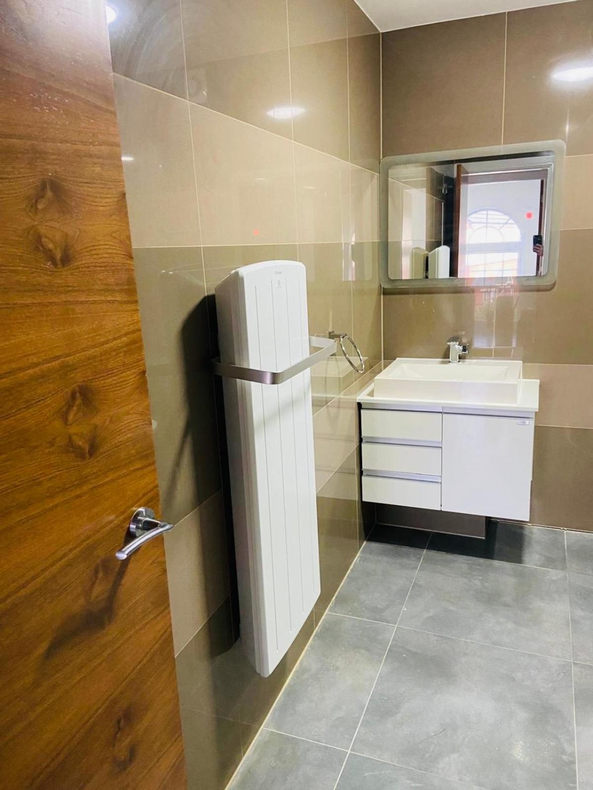 Modern Flat With Free Parking Close To Birmingham Centre מראה חיצוני תמונה