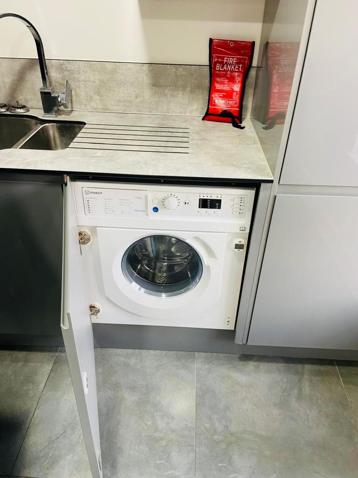 Modern Flat With Free Parking Close To Birmingham Centre מראה חיצוני תמונה